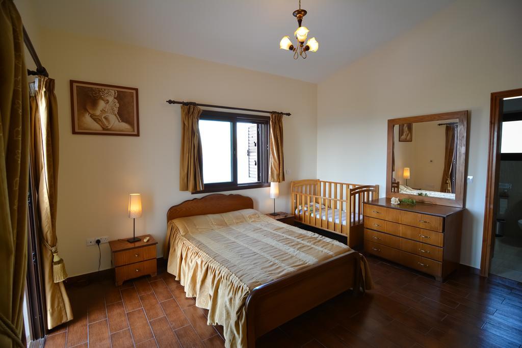 Kalli Villa โพมอส ห้อง รูปภาพ